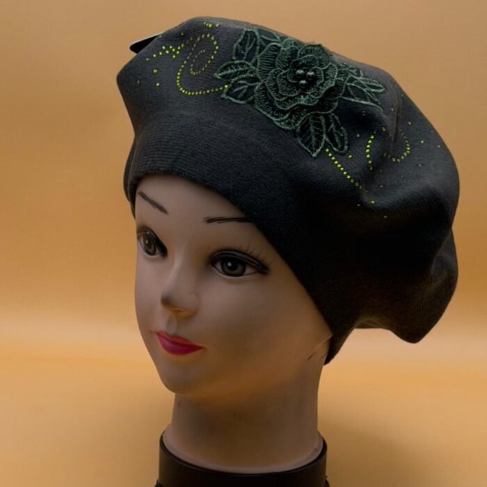Beret Hat With Riemstone
